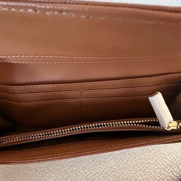 NWT Tory Burch Luggage Color Robinson Envelope Continental Wallet - Picture 5 of 9